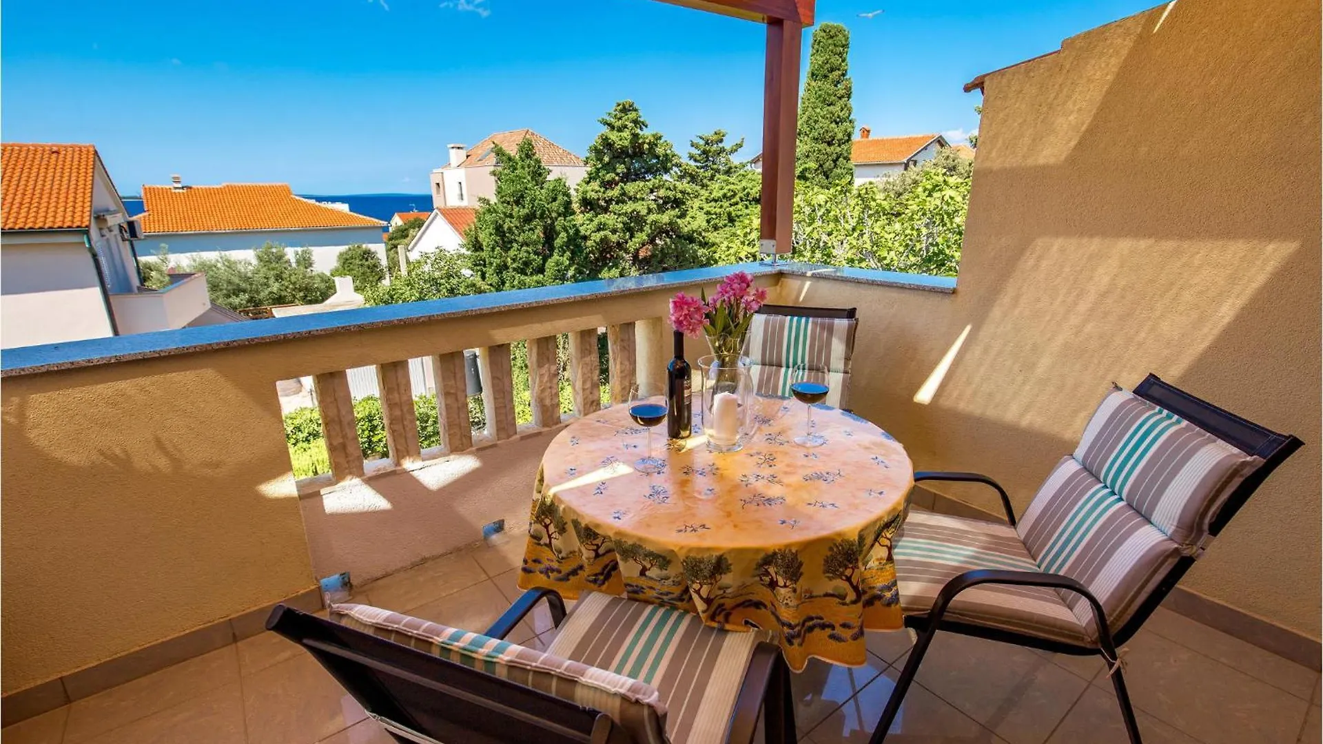 Gorgeous Apartment In Mandre With Kitchen